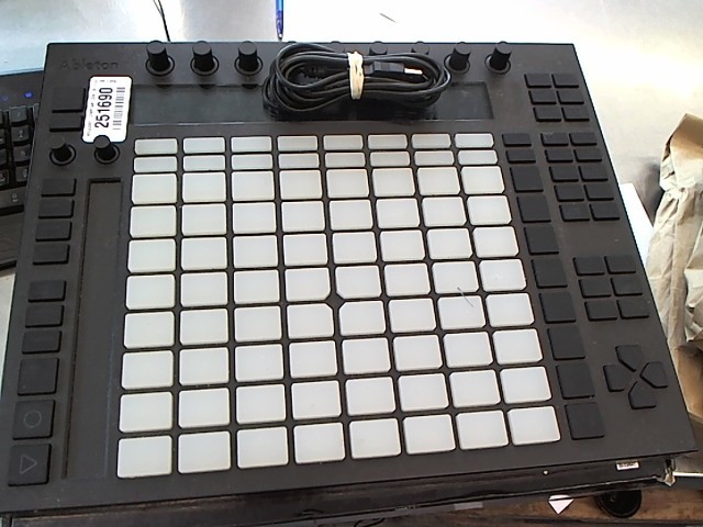 Midi controller soundboard 64-keys
