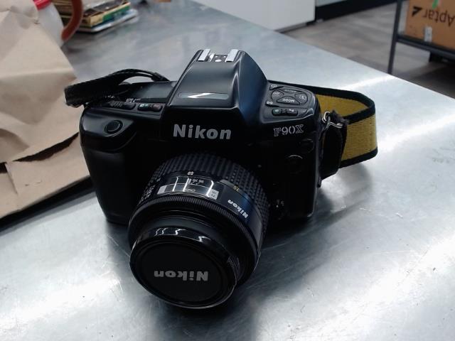 Camera avec lentille 35-70mm