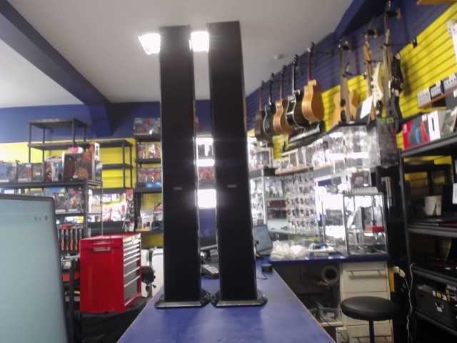 Paire de speakers style tour