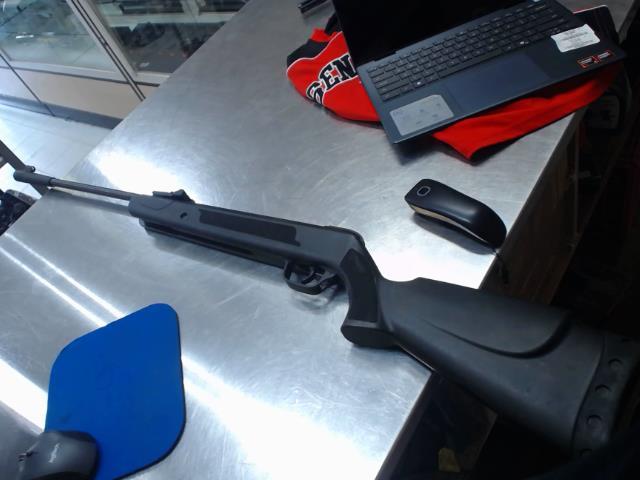 Pellet gun