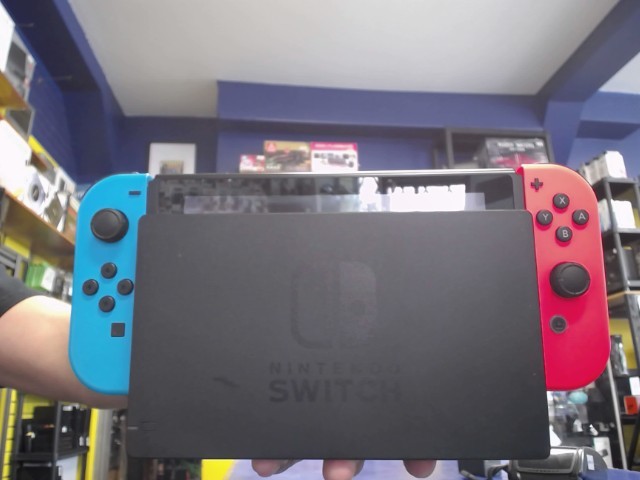 Console avec base et fil pas de dragonne