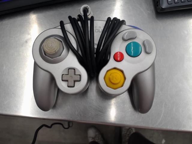 Manette gamecube grise