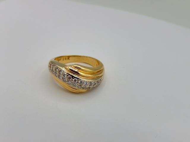 BAGUE EN OR 14KT AVEC DIAMANTS 
