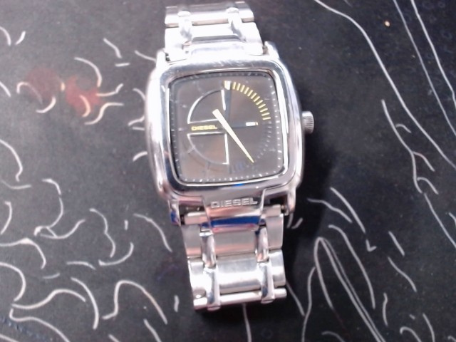 Montre carre argent