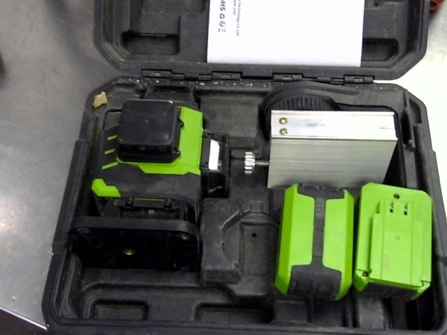 Laser level huepar avec 2 batt dans case