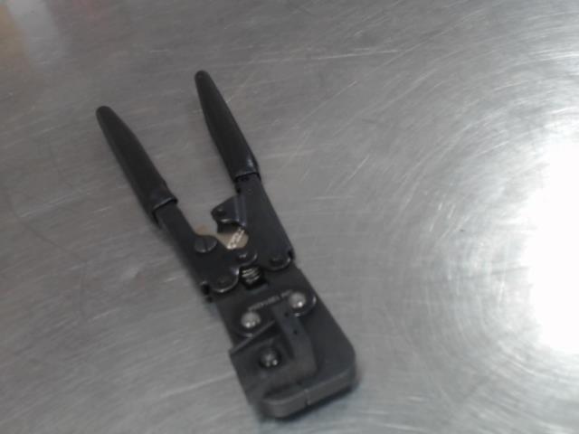 Paire pince crimper