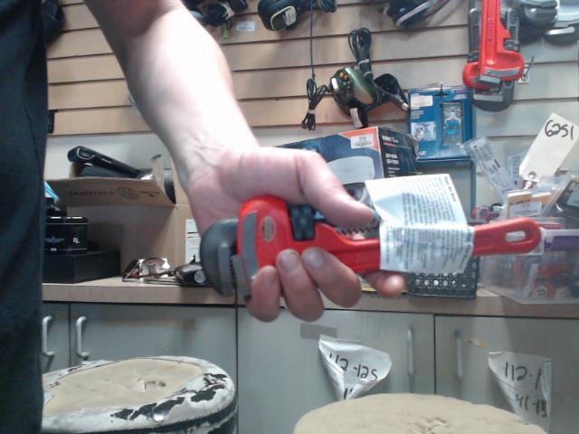 Pipe wrench