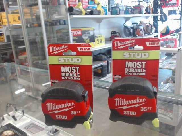 Brand new milwaukee 35ft stup tape mesur