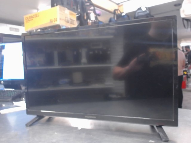Tv insignia 24'' avec fil et man
