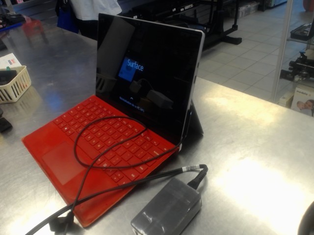 Icore m3-6y30,4gbram, 128gssd pas de c;l