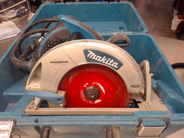 Circular saw makita 7-1/4 dans case