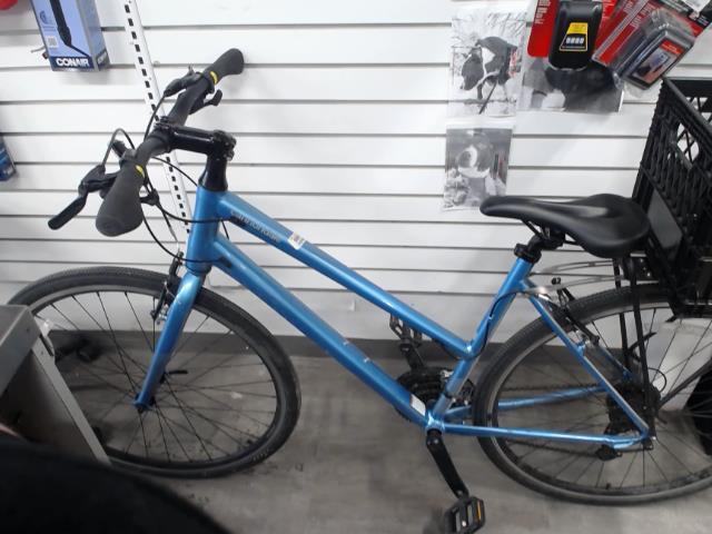 Blue cannondale + milk-crate box basket
