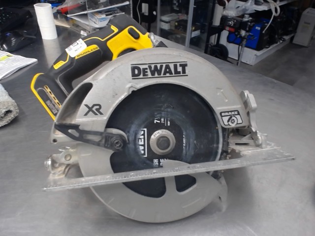 Scie circulaire dewalt