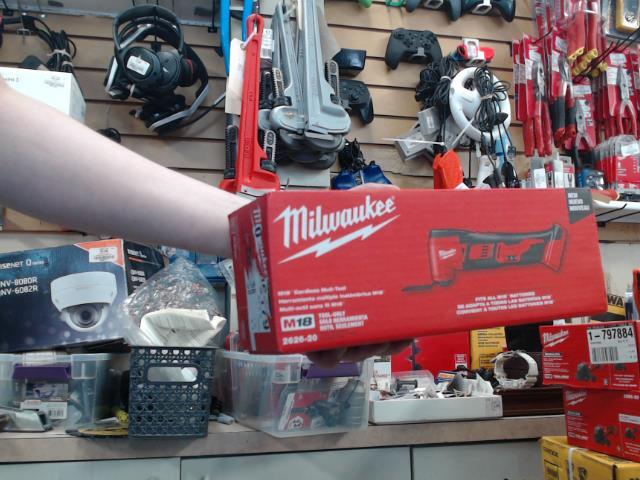 Oscillatiing tool inbox