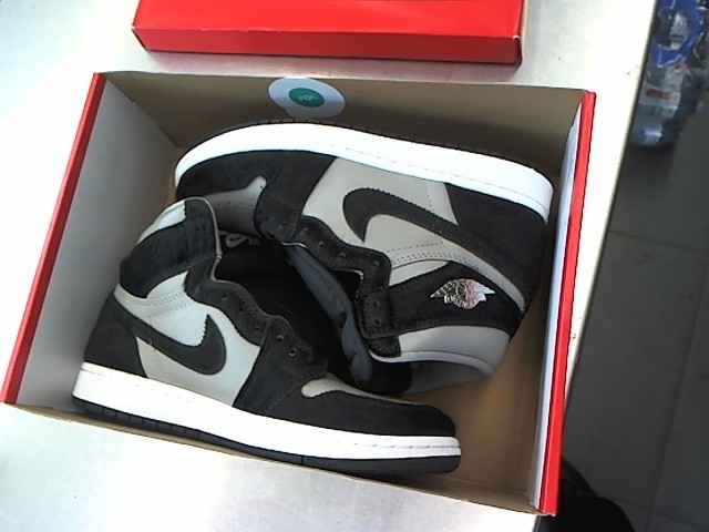 Jordan 1 retro hi og 7.5w us
