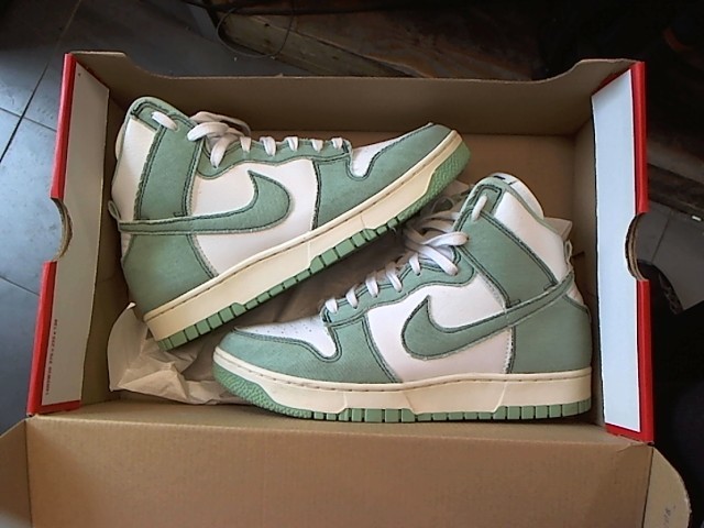 W nike dunk hi 1995 size 10 green