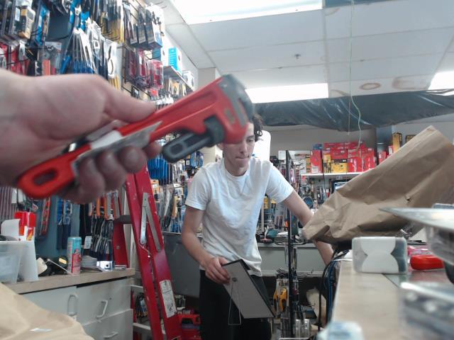 Pipe wrench