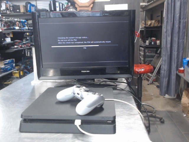 Ps4 slim 500gb avec accessoires