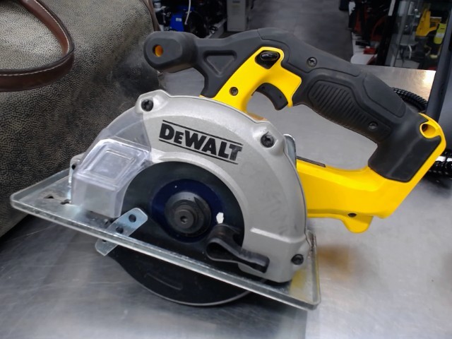 Metal cutting circular saw dewalt