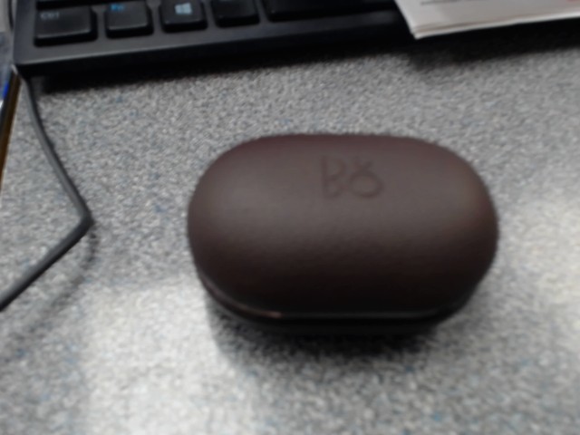 Olufsen bamp earbuds good shape