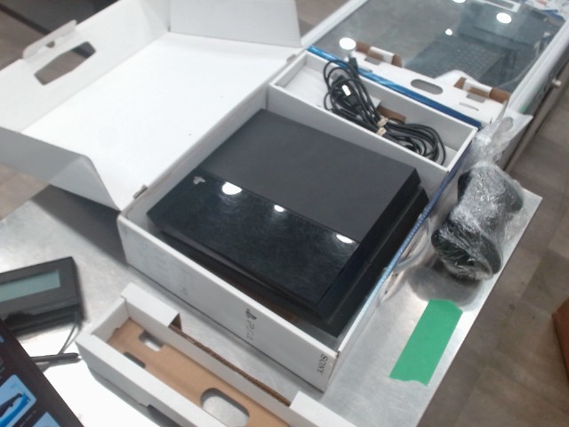 Console+cables+boite