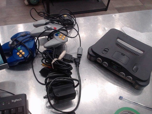Console n64 avec 2 manette