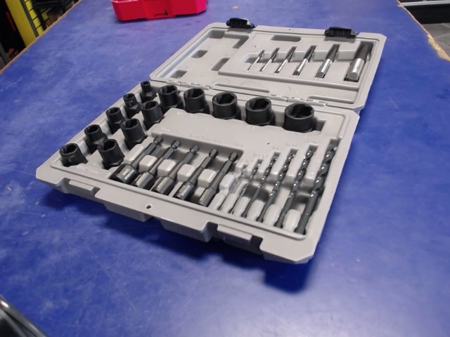 Bolt remover set 30 pc