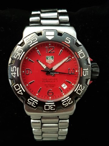Formula 1 quartz red dial