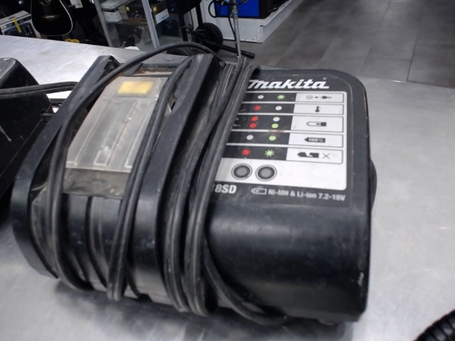 Chargeur makita