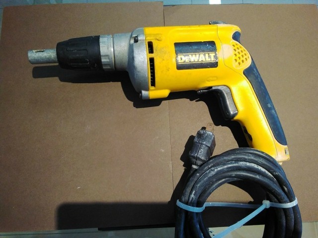 Perceuse dewalt electrique