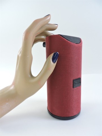 Speaker red