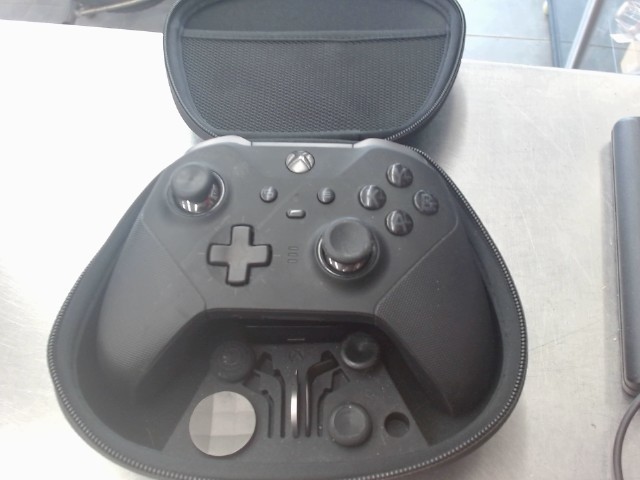 Manette avec etui et pieces rechanges