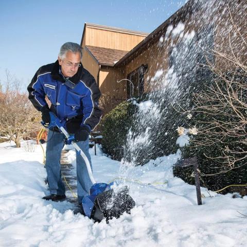 Pelle a neige elect neuf ds bo