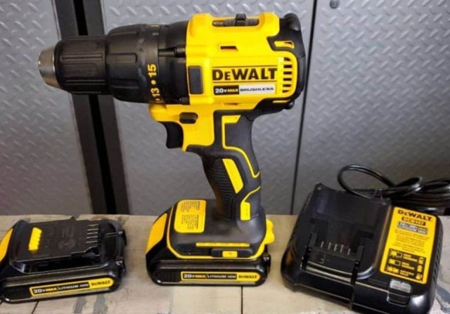 Drill dewalt dans sac avec bat+chargeur