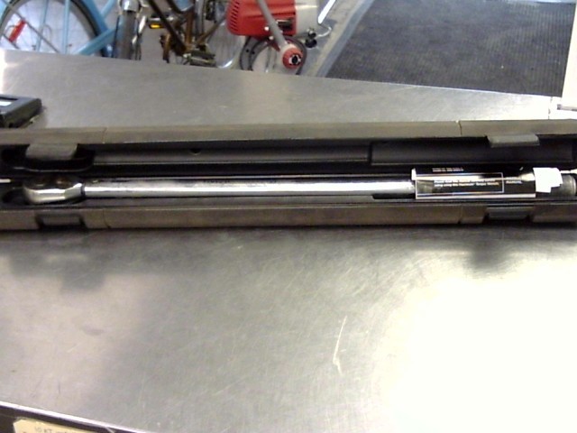 Torq wrench dans case