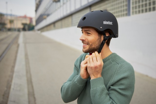 Casque trotinette ninebot