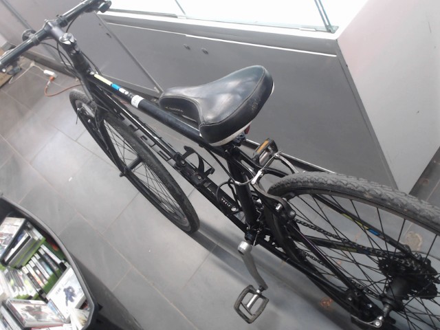 Velo de route noire trek 17.5