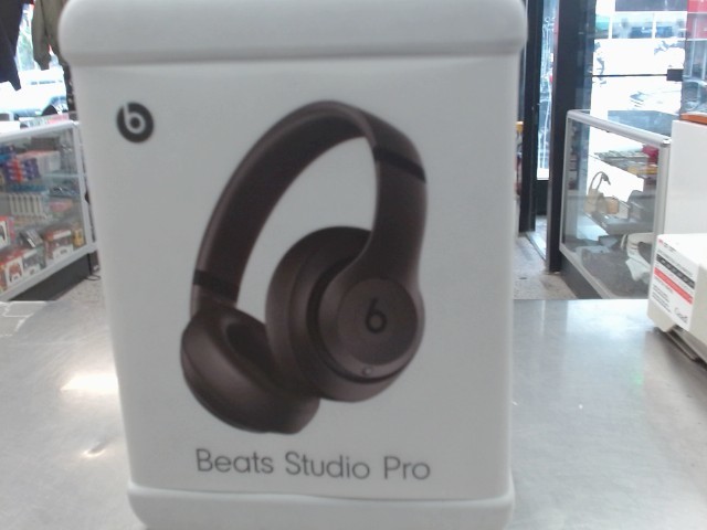 Beats studio pro sealed black