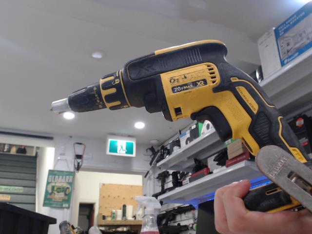 Drill a gyps dewalt 20v max xr