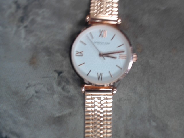 Montre pour femme braceler mincd rose
