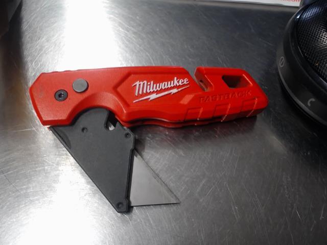 Milwaukee box knife