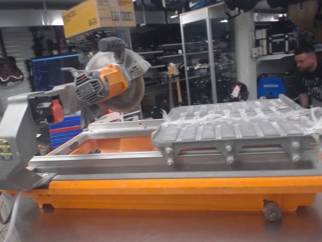Wet tile saw+