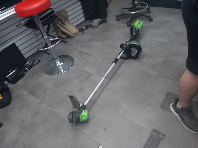 Weedeater greenworks avec charg + batt