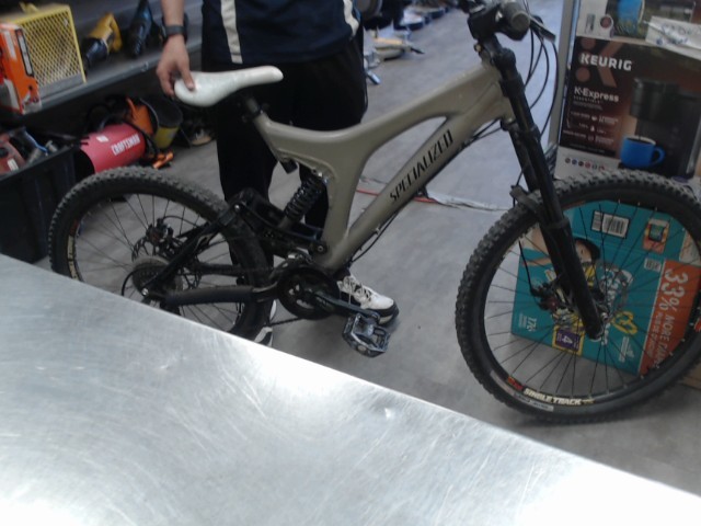 Velo montagne professionnel gris 2 chuck