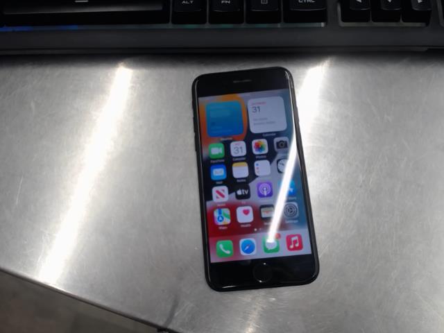 Iphone 7 matte black 32gb batt 80%