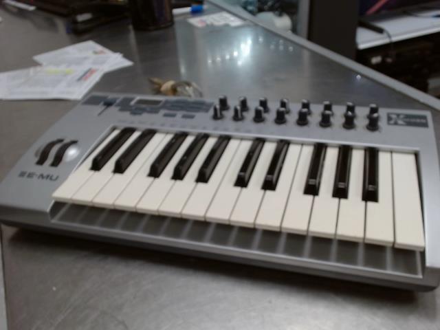 25 key usb/midi keyboard
