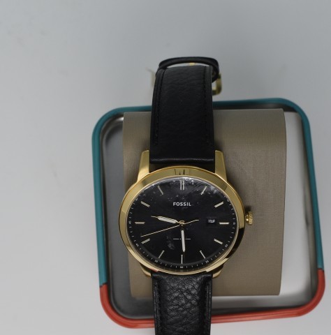 Montre noire fossil