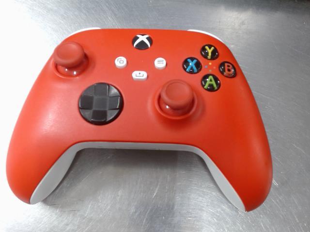 Manette xbox one rouge er blanc