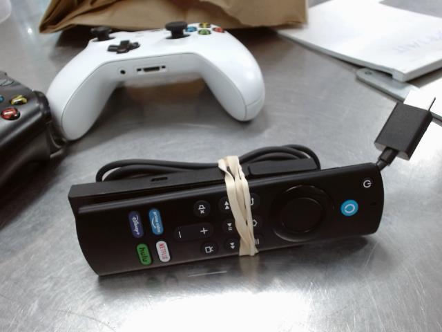 Amazon fire stick + manette + acc