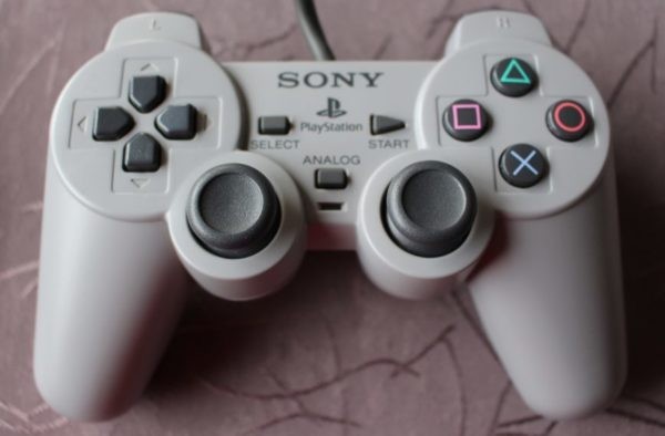 Manette ps1 a fils